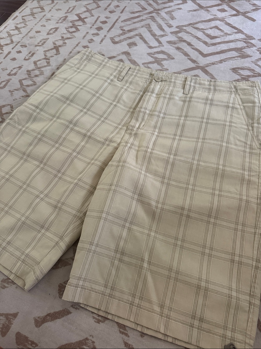 Quiksilver Men's Tan Plaid Flat Front Shorts - Picture 3 of 5